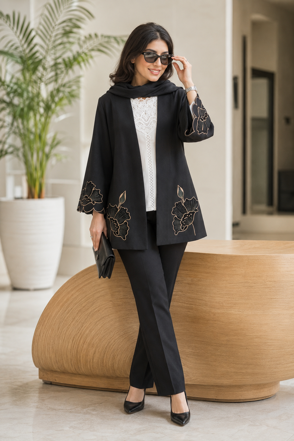 مانتو زنانه گلدوزی کرپ مازراتی مدل آلند