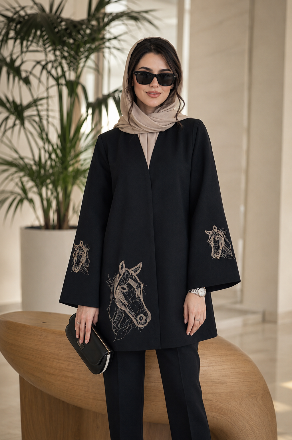 مانتو زنانه گلدوزی کرپ مازراتی مدل ایلیا